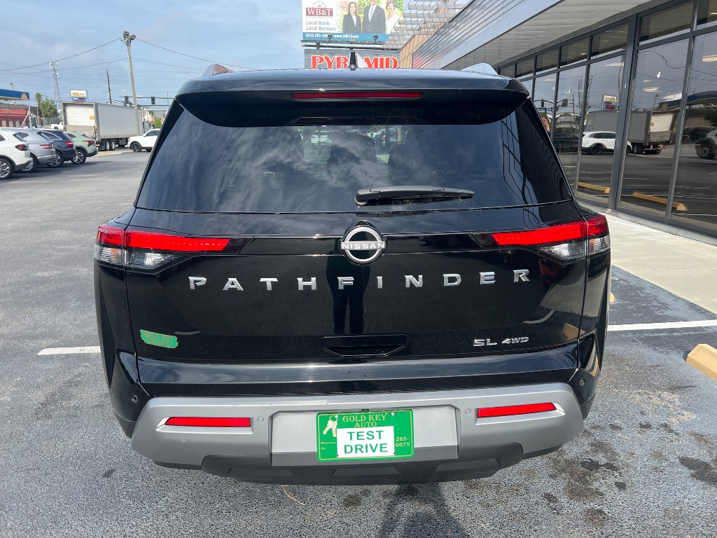 Nissan Pathfinder photo 11