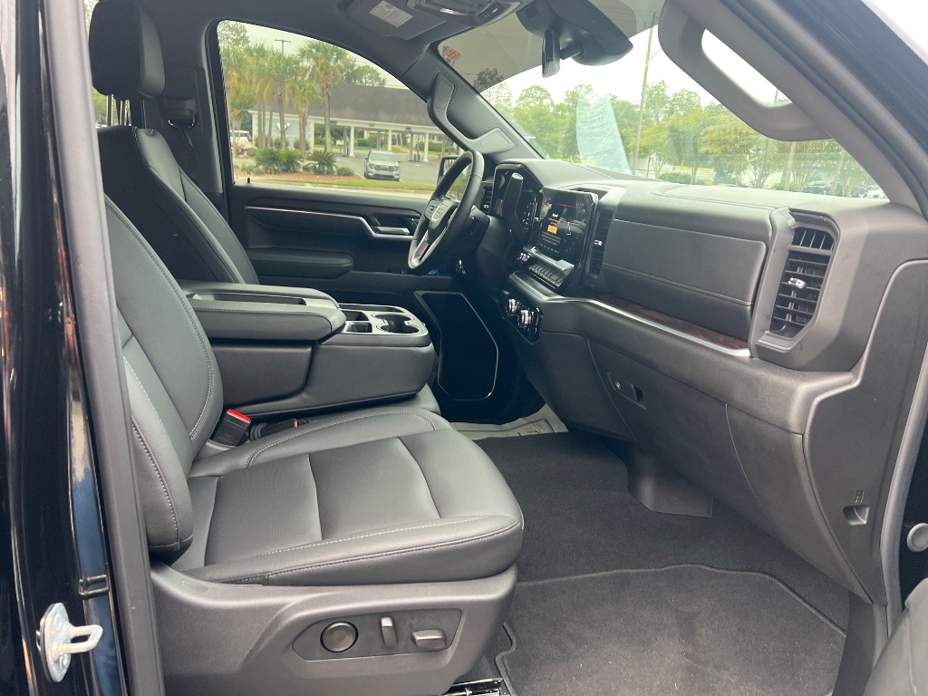 GMC Sierra photo 15