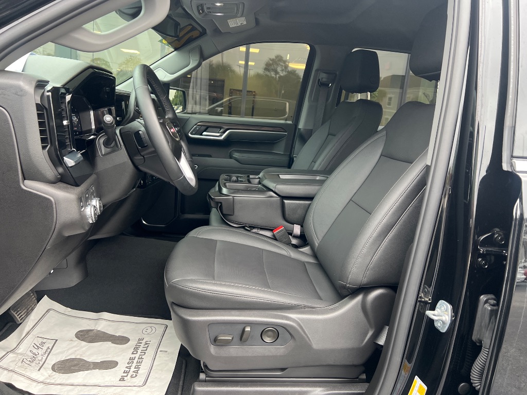 GMC Sierra photo 13