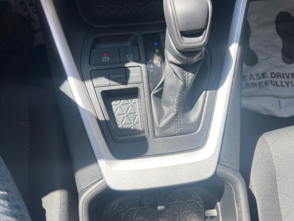 2023 Toyota RAV4 XLE - Photo 7