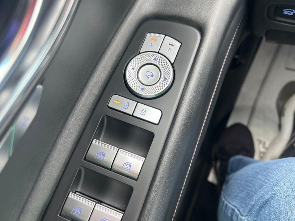 Genesis GV80 photo 2