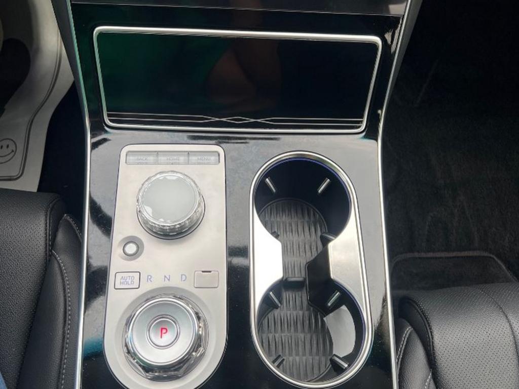 Genesis GV80 photo 8
