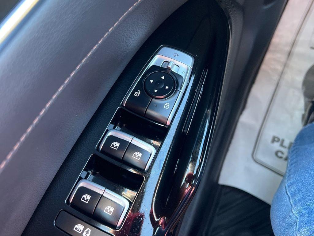 Kia K5 photo 2