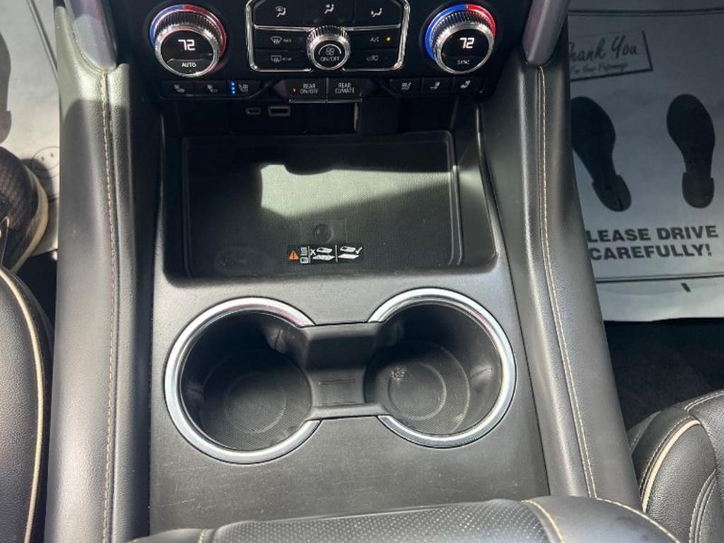 GMC Yukon photo 9
