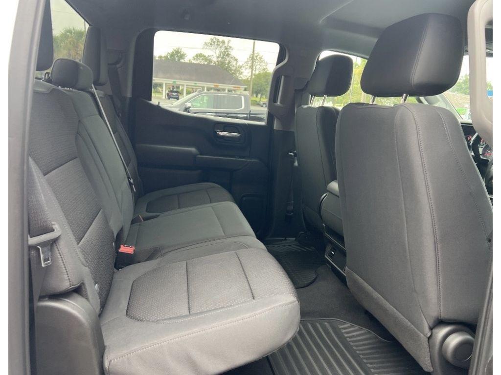 Chevrolet Silverado photo 16