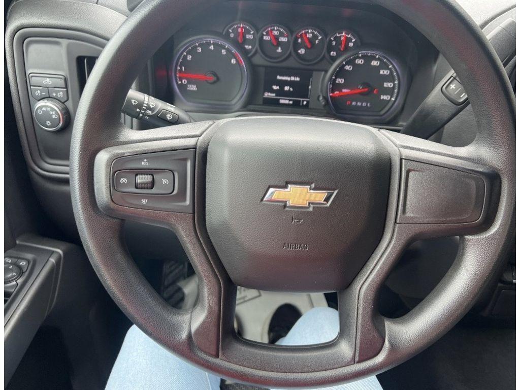 Chevrolet Silverado photo 4