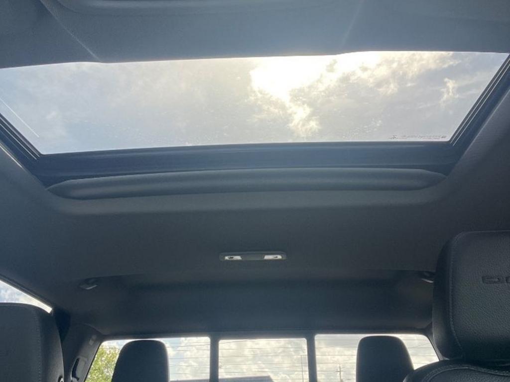 GMC Sierra photo 10