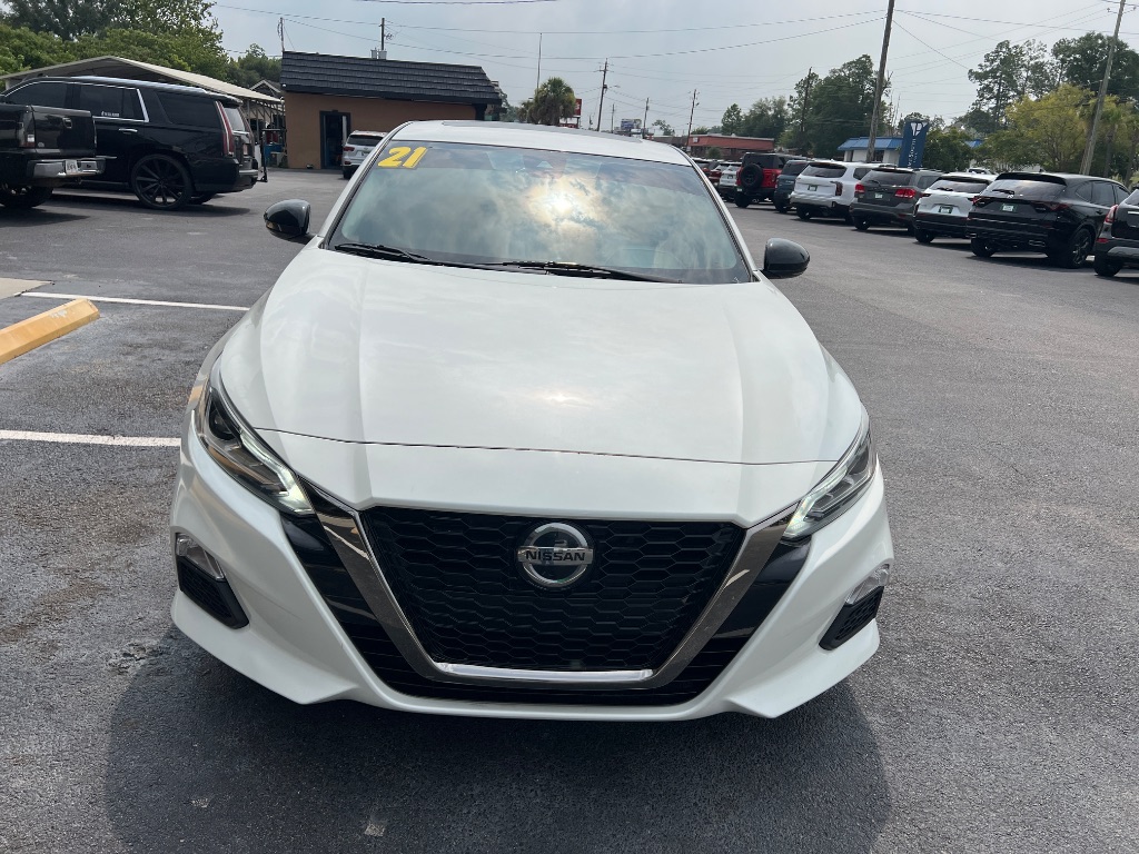 Nissan Altima photo 9