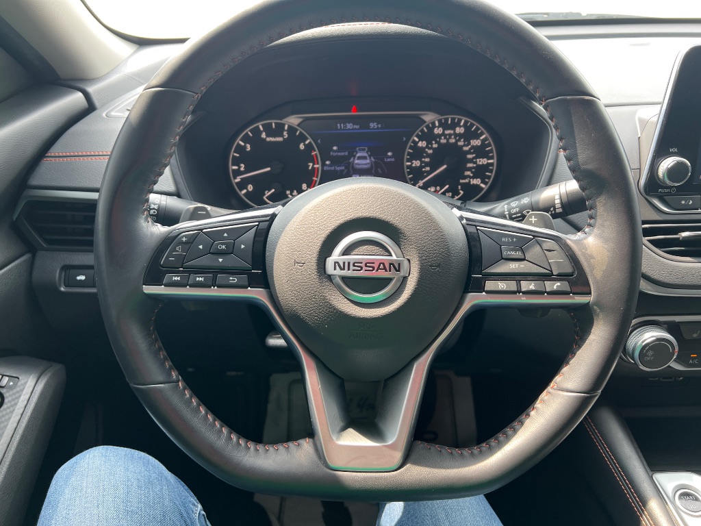 Nissan Altima photo 4