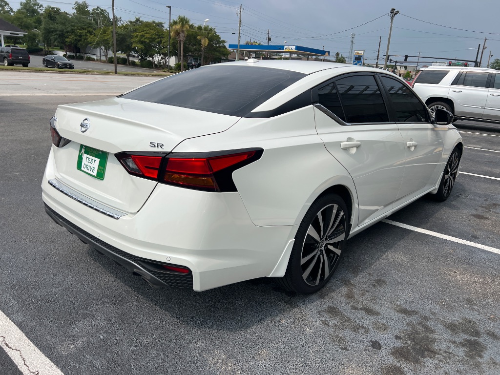 Nissan Altima photo 12
