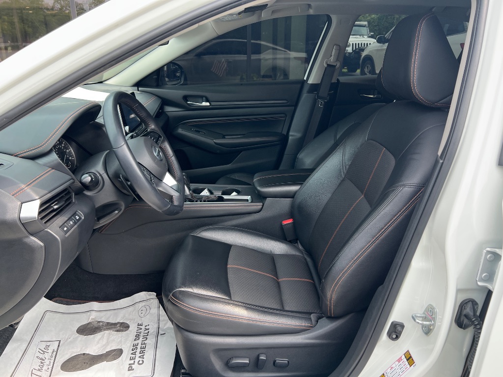 Nissan Altima photo 14