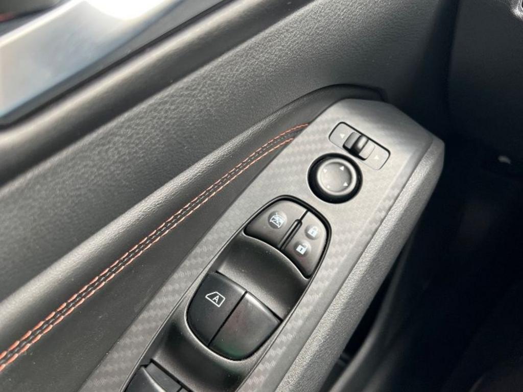 Nissan Altima photo 2