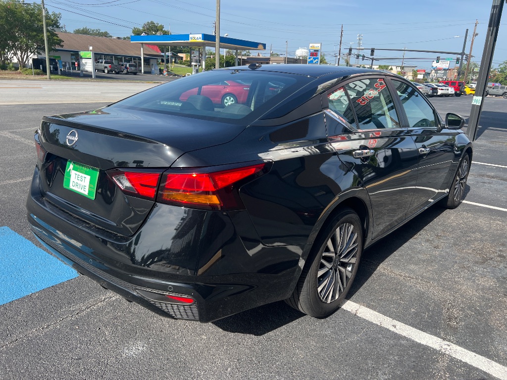 2025 Nissan Altima SV - Photo 11