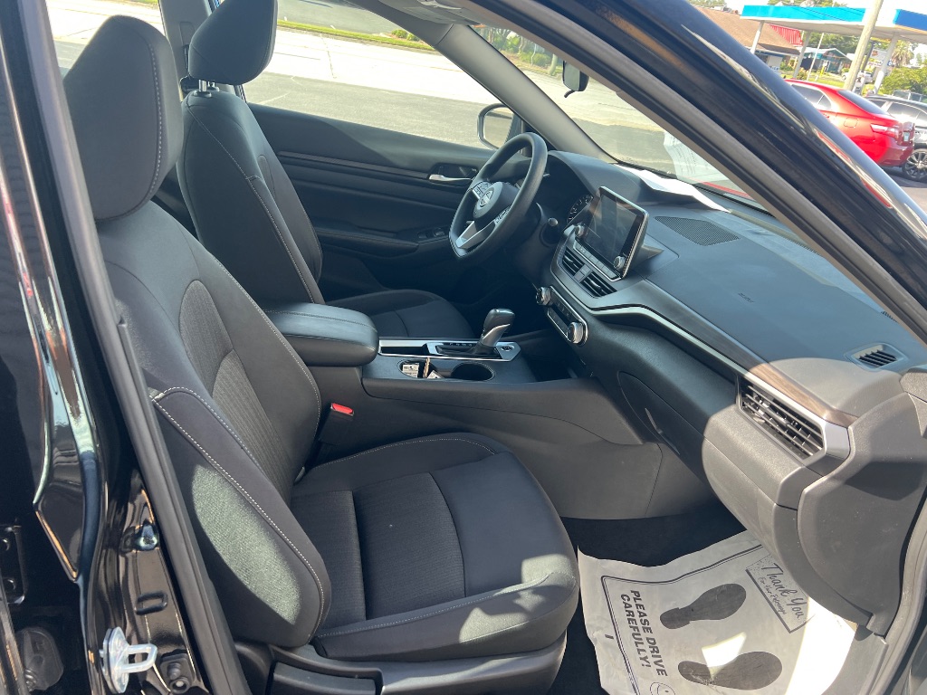 2025 Nissan Altima SV - Photo 15