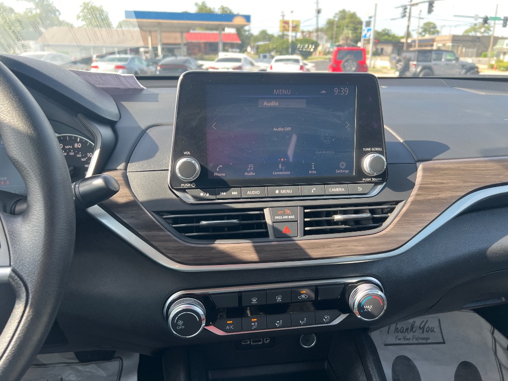2025 Nissan Altima SV - Photo 6