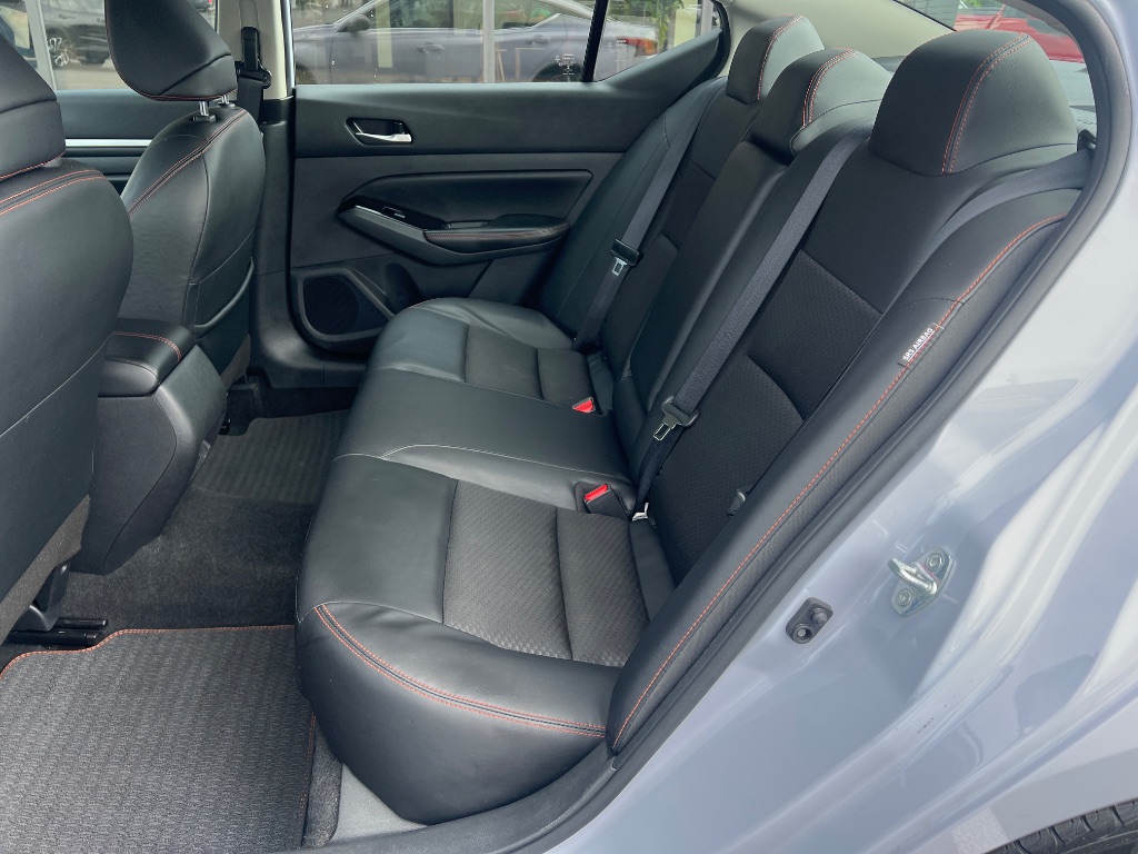 Nissan Altima photo 14