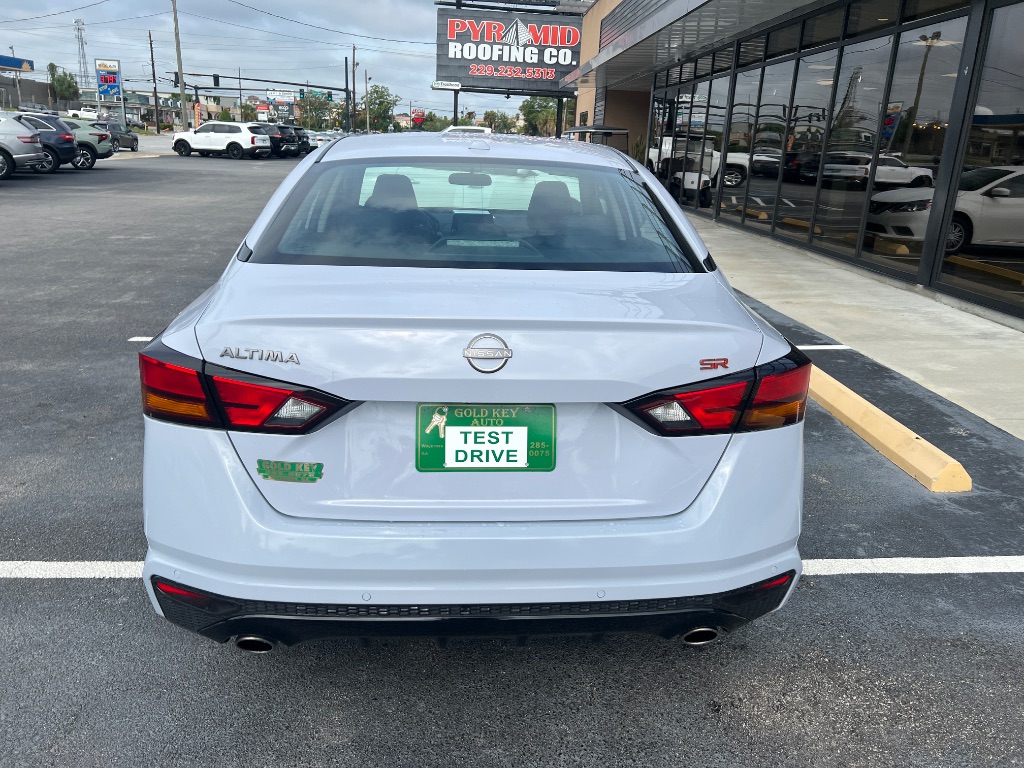 Nissan Altima photo 10