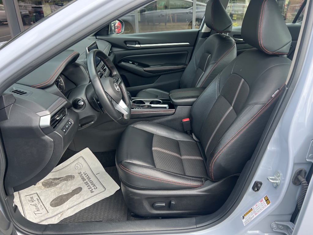 Nissan Altima photo 13