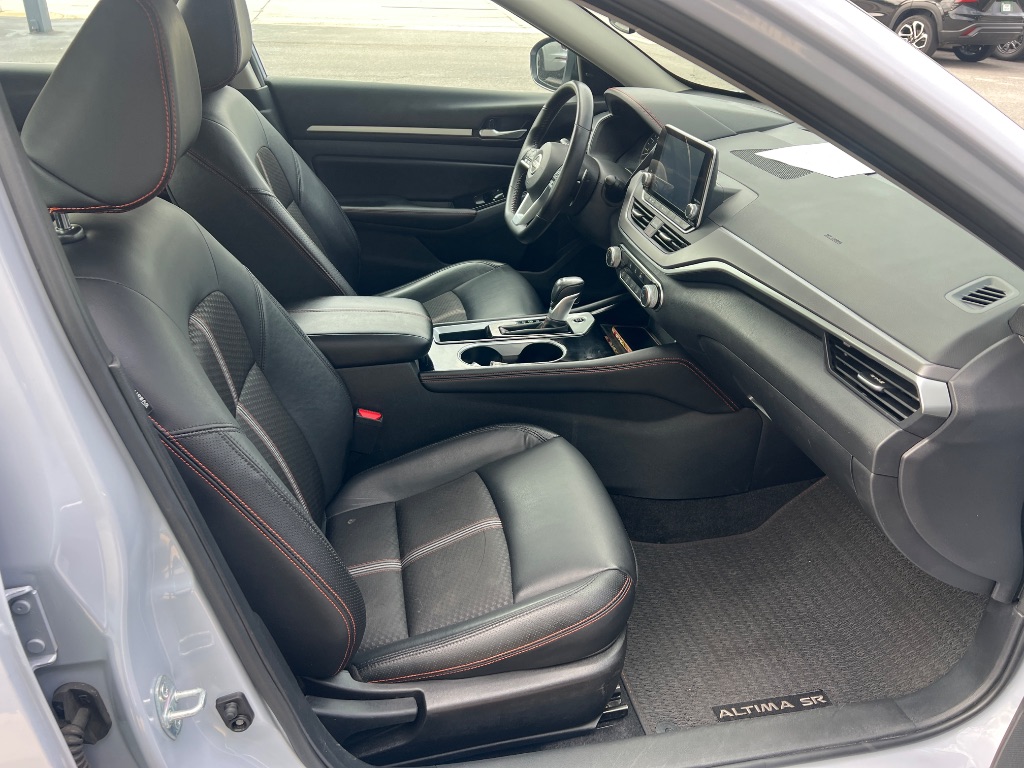 Nissan Altima photo 15