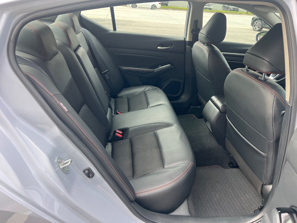 Nissan Altima photo 16