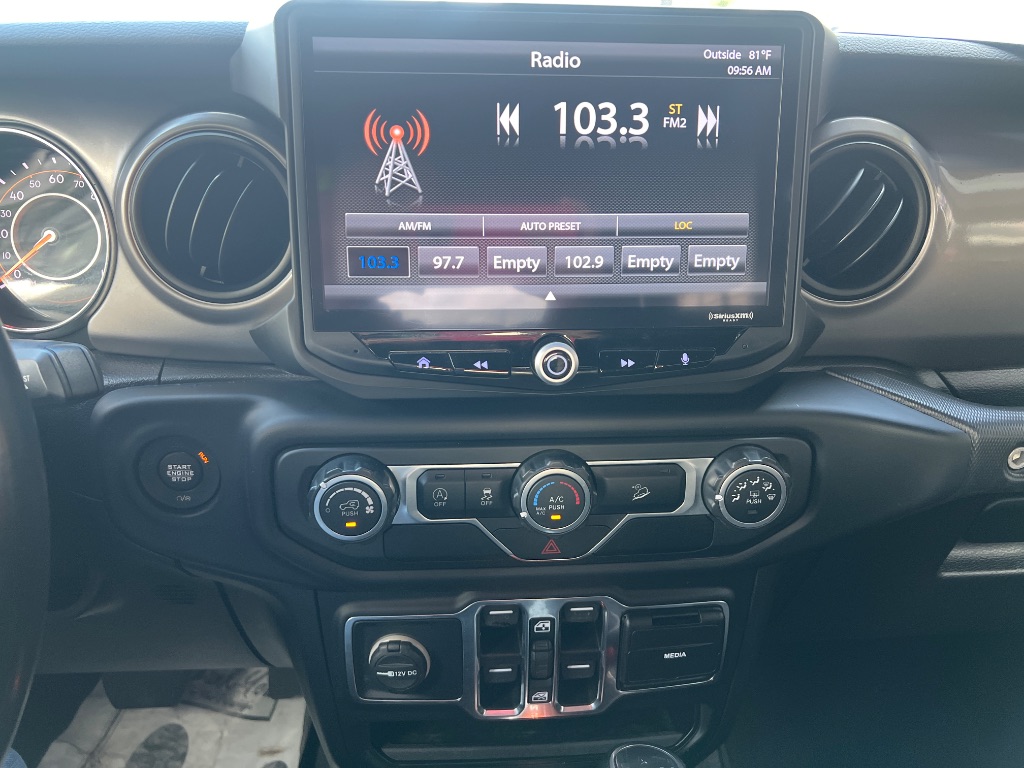 Jeep Wrangler photo 5