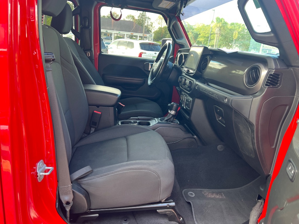 Jeep Wrangler photo 14