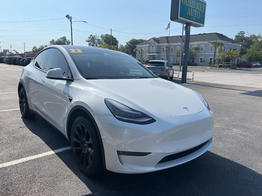 Tesla Model Y photo 11