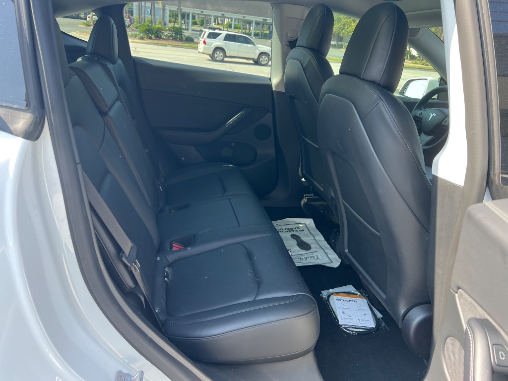 Tesla Model Y photo 15