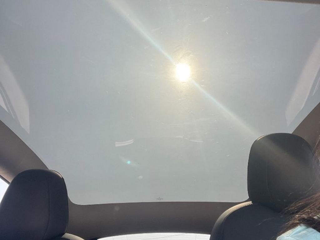 Tesla Model Y photo 6