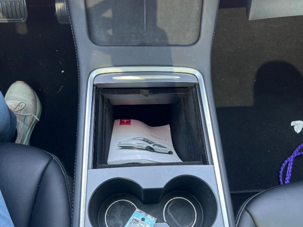 Tesla Model Y photo 5