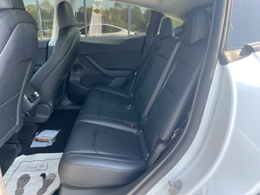 Tesla Model Y photo 13
