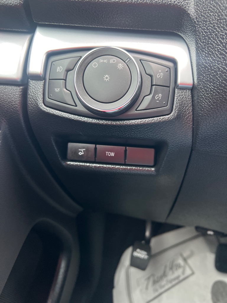 Ford Explorer photo 4