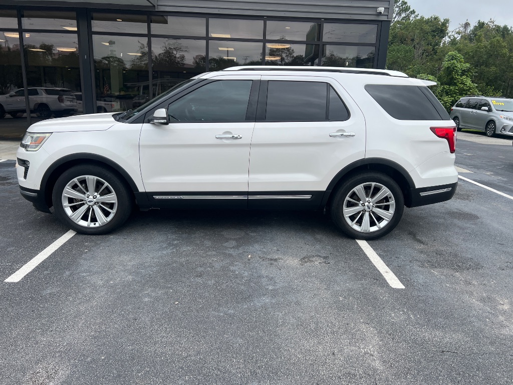Ford Explorer photo 10