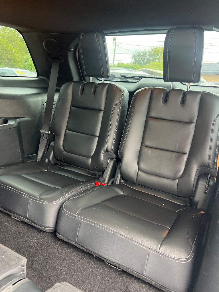 Ford Explorer photo 16