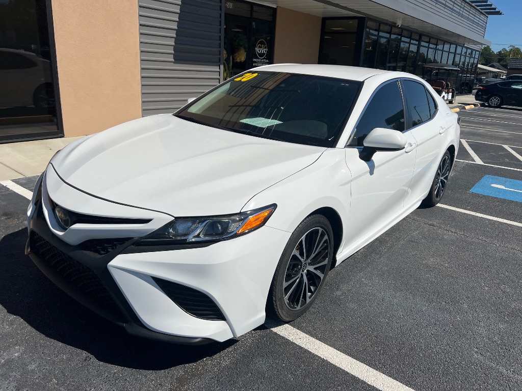 2020 Toyota Camry SE