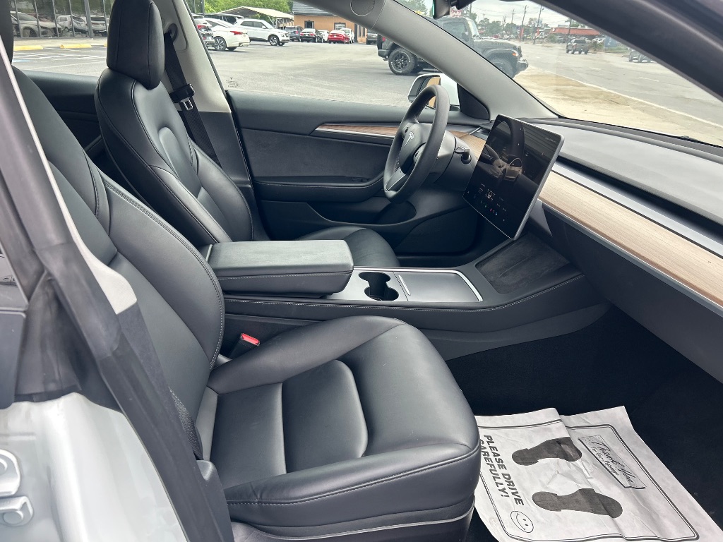Tesla Model 3 photo 11