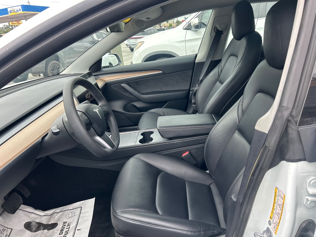 Tesla Model 3 photo 9