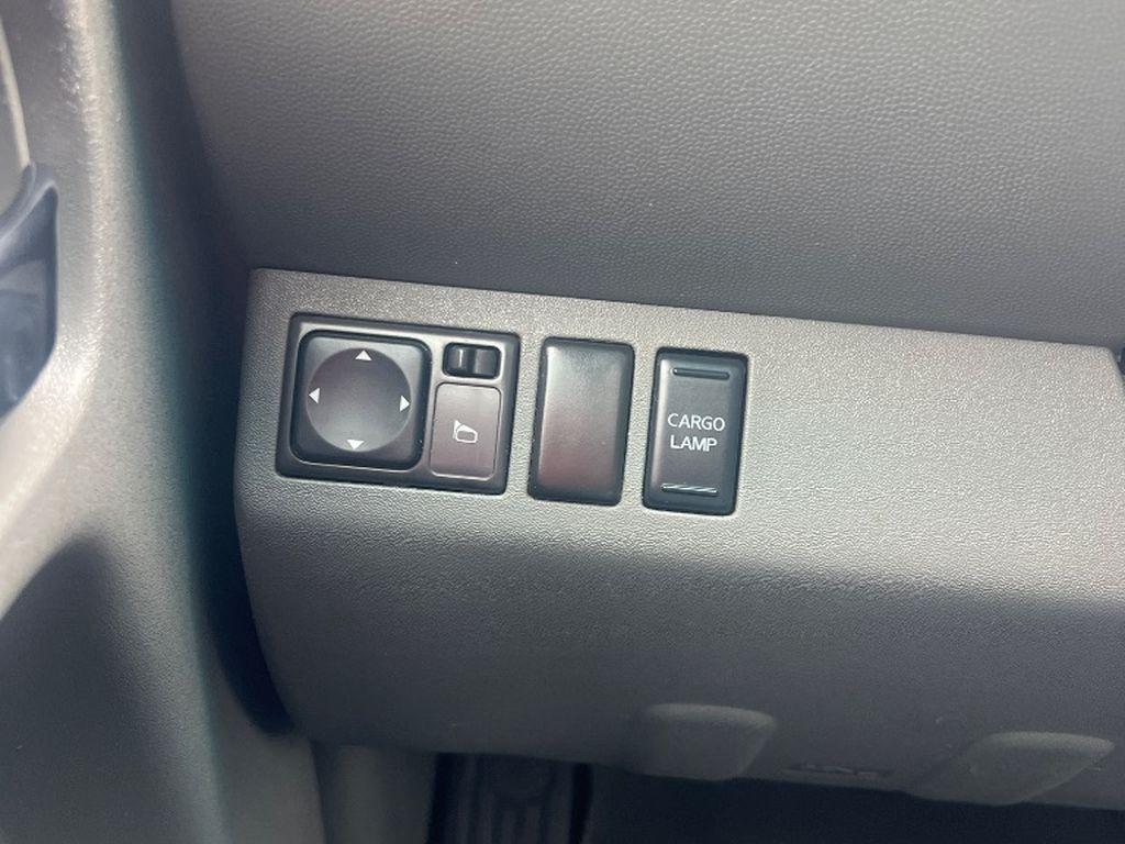 Nissan Frontier photo 3