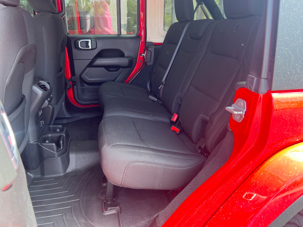 Jeep Wrangler photo 14