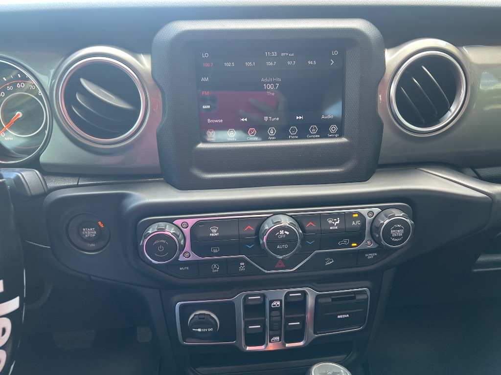 Jeep Wrangler photo 6