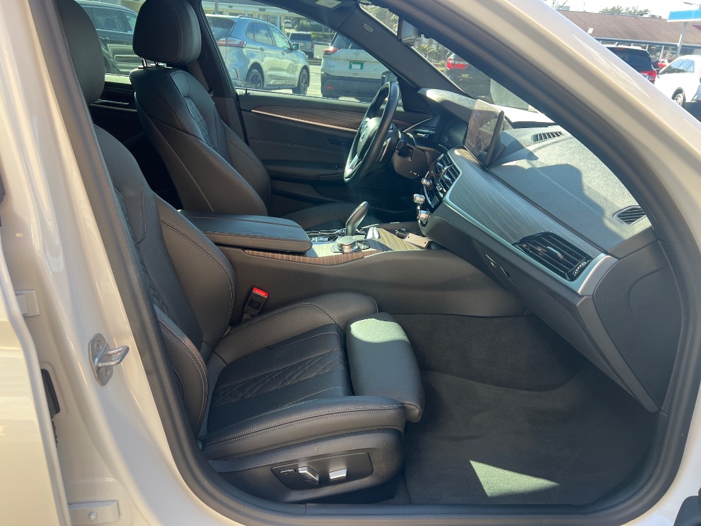 2023 BMW 5 Series 530i - Photo 16