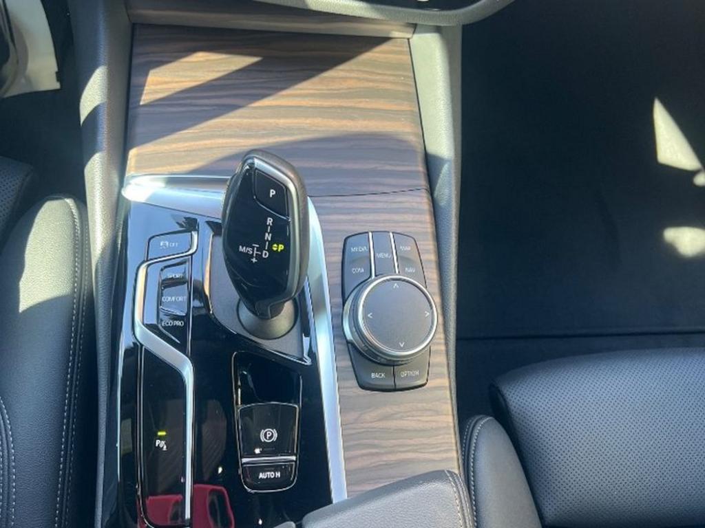 2023 BMW 5 Series 530i - Photo 7