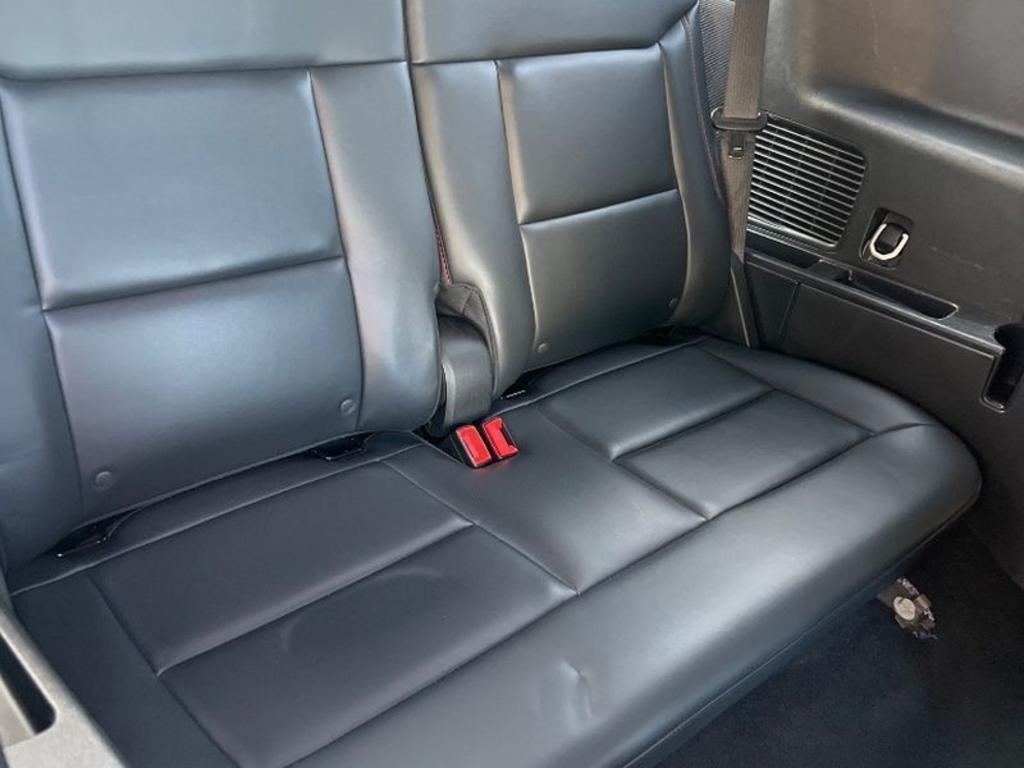 Ford Explorer photo 18