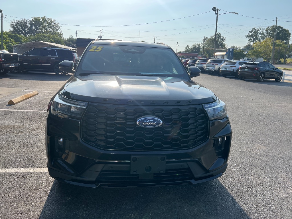 Ford Explorer photo 8