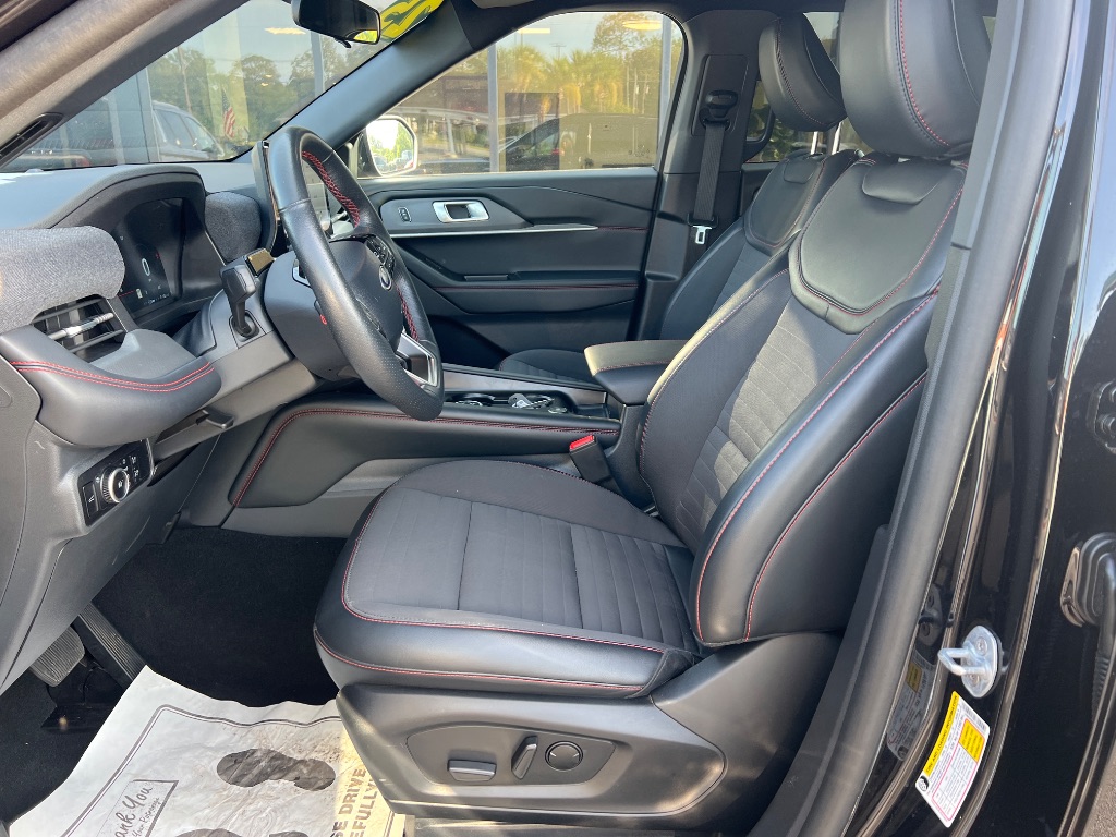 Ford Explorer photo 13