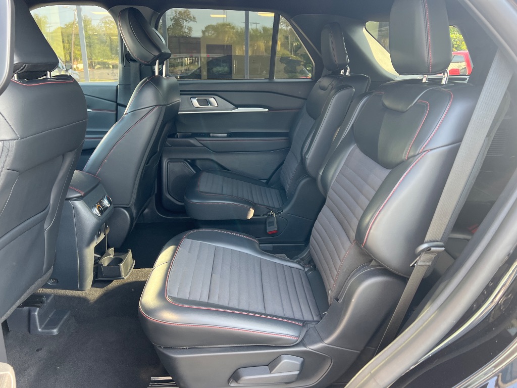 Ford Explorer photo 14