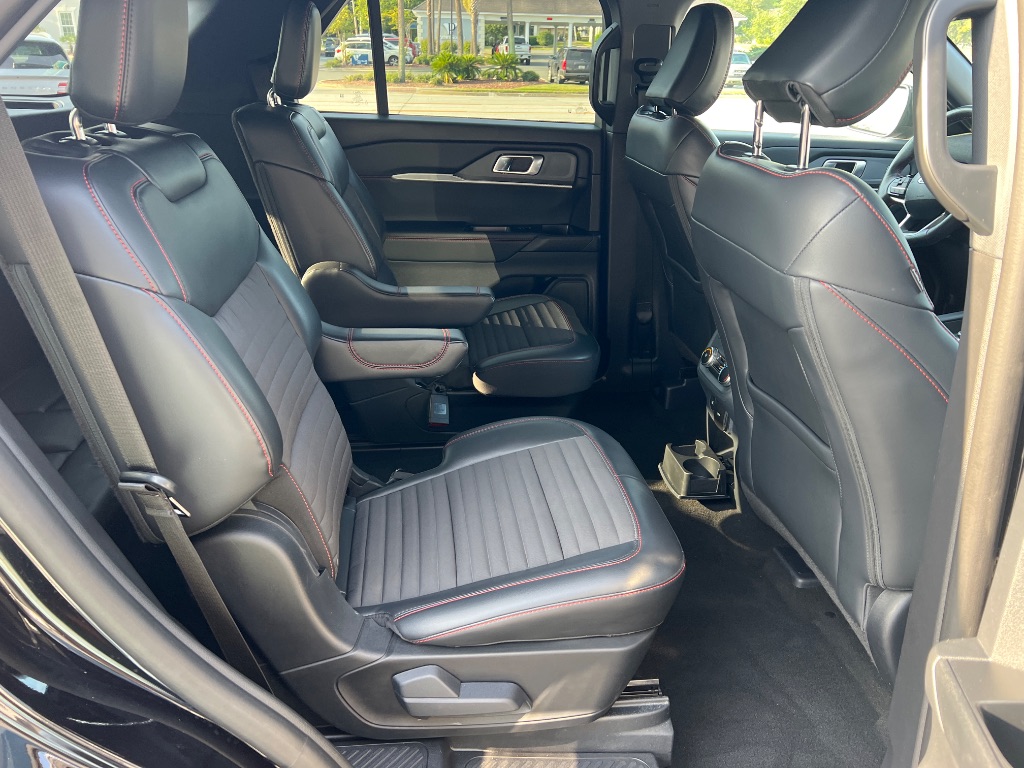 Ford Explorer photo 17