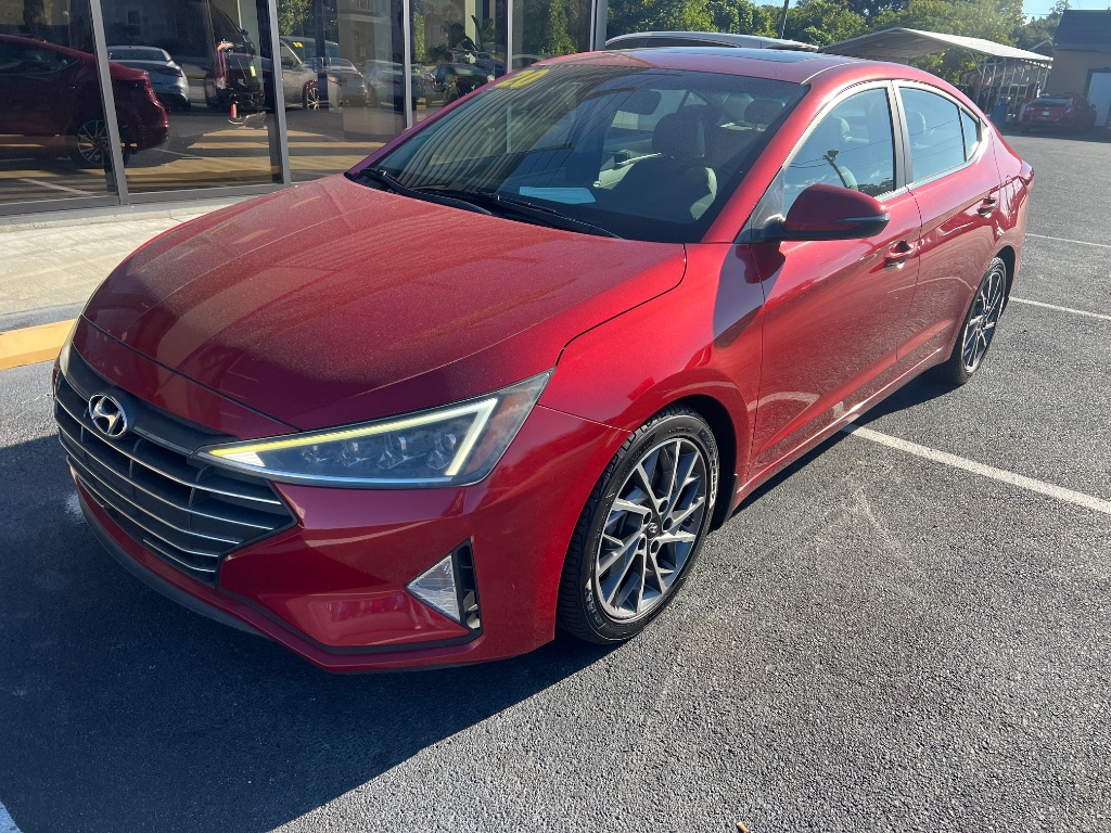 2020 Hyundai Elantra Limited's photo