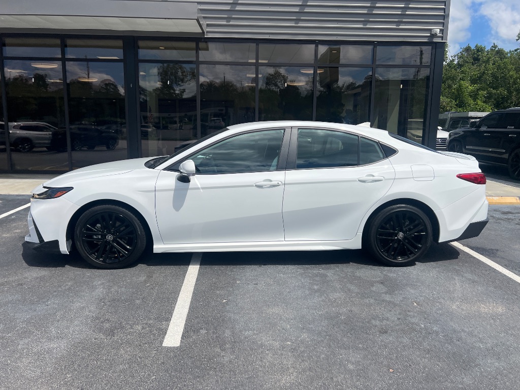 Toyota Camry photo 10