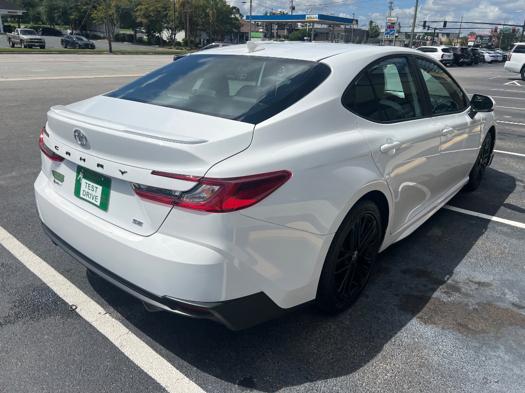 Toyota Camry photo 12